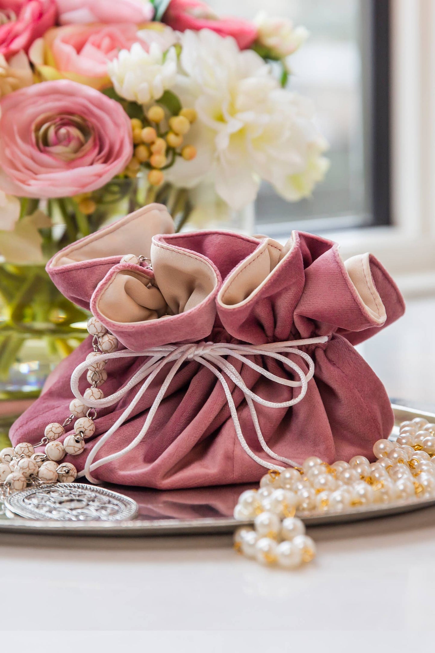 Velvet Jewelry Blossom Pouch: Rose