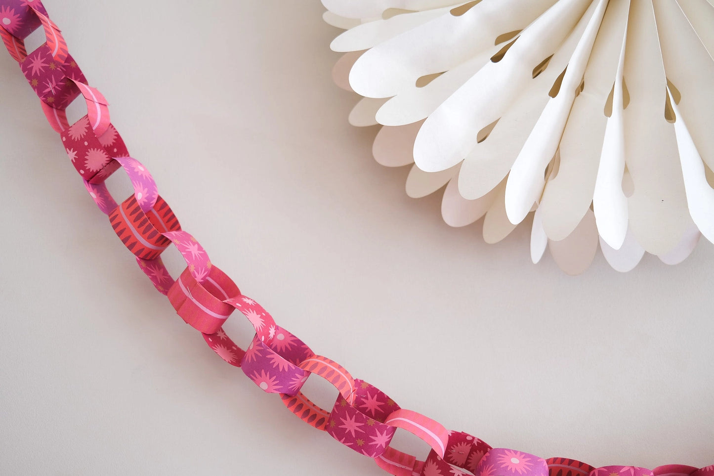 Paper Chain Pink