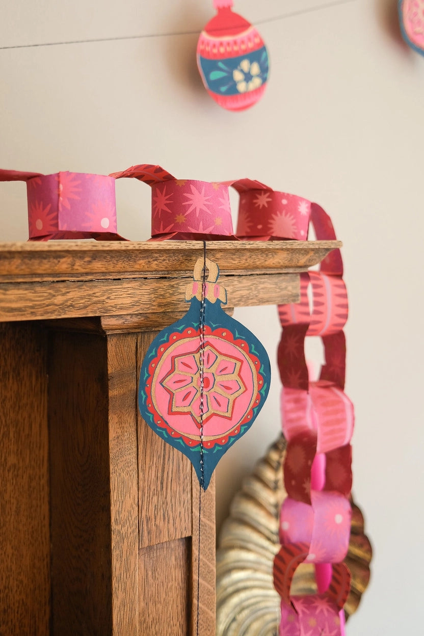 Paper Chain Pink