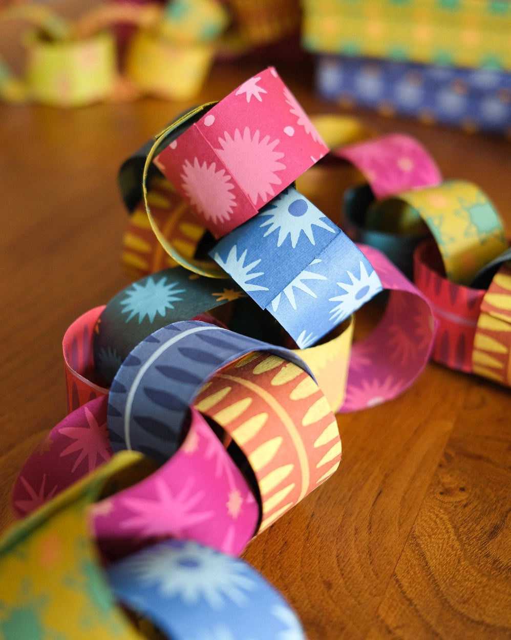 Paper Chain Pink